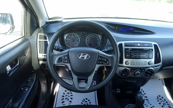 Hyundai i20 cena 10900 przebieg: 136000, rok produkcji 2012 z Strzelno małe 191